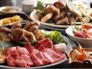 一年の間でも、この時季にしか味わえない食材、それが「松茸」。料理長が5つの調理法で引き出します。