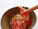 【ご朝食】【しらすと桜海老の2色丼】まずは桜海老とシラスをひとつまみ、素材本来の味をお楽しみください