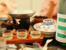 色んな種類の日本酒があって選びきれない人には若女将チョイスの飲み比べセットもオススメ