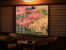 大きな窓から見える景色はその時だけのもの。