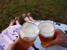 天気の良い日、お散歩がてら外ベンチでビールも◎