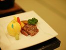 越後牛のステーキは赤身と脂のバランスが抜群!