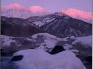 *松川から望む朝焼けの白馬三山