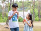 屋根付きテラスで楽しむ高原バーベキュー。雨の日も安心してグリルができます。