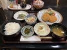 日替わり夕食:コロッケとメンチカツ定食