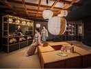 祇園宵のおも茶話会 OMOベースが夜のお座敷を思わせる空間に