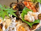≪全プラン≫1人1尾付く伊勢海老のお造り。甘〜くてプリプリ!頭は後ほど味噌汁に♪