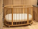 【ベビーベッド】乳幼児をお連れのお客様もお風呂上りの着せ替えはご安心くださいませ。