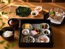【朝食】品数豊富な和朝食の一例
