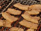朝から香ばしい豚丼を食べられます!