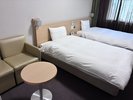 【ツインルーム】お部屋の広さ20.2�u、ベッドサイズ120�pLANケーブル完備(1名利用可)