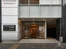 エントランス(フロントは2階にございます。)
