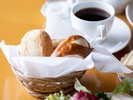 朝食をコンチネンタル・ブレックファストに変更をご希望時は3日前までにお知らせください。(イメージ)