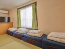 【うりずん】和室にお布団を敷いてお休みいただくお部屋 マットレスもご用意しております