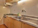 【うりずん】広めのキッチンはお子様やお友達と一緒に料理を楽しめます