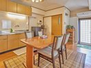 【うりずん】グリル付きガステーブルや冷蔵庫、レンジ、炊飯器などもお部屋にございます