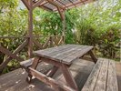 【うりずん】ウッドテラスを完備 お庭でBBQをお楽しみいただくこともできます