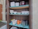 【ヒルズ美ら海1階・キッチン】お部屋にはグラスや食器などをご用意しております