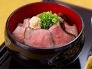 【ランチ限定メニュー】ローストビーフ丼2階レストラン葵にてご提供