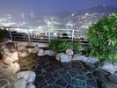 ◆まるで空中に浮いたように感じる市内を見下ろす「天空露天風呂」