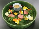 ◆26秋【9〜11月卓袱 飛鳥】和牛と彩野菜のサラダ
