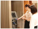 チェックアウトも精算機で簡単に
