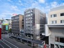 ホテル前の道路は交通量が多いため、一時的な路上駐車は、ご遠慮下さいませ。