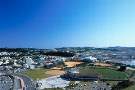 目の前にある北谷球場 2月になるとプロ野球キャンプやオープン戦が行なわれます。