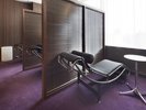 Relax Booth:リクライニングができ、脚をのばしてゆったりできる「リラクゼーションシート」。