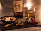 【BAR IGNIS】北海道産チーズや、燻製の盛り合わせなどお酒に合うフードメニューを揃えております。