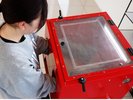 【サンドブラスト体験】グラスを砂で吹き付けします。※幼児のお子様は保護者様とご一緒にご利用ください。