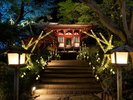 「高輪廿六夜(たかなわにじゅうろくや)」を、風流な日本文化を想起させる竹あかりで表現いたしました。