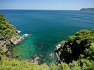 ◆錦ヶ浦:美しい海岸線と自然の景色が広がる場所。わんちゃんと癒しの時間を楽しめます。
