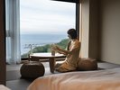 和畳で寛ぐ(スーペリアルーム)
