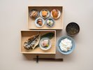 真鶴名物の干物がメインのご朝食。相模湾を見ながら朝から心地よい目覚め。