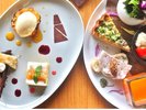 華やかに盛り付けたデザートプレート