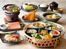 【牛陶板コース】岩塩で焼くお肉はジューシーさを増し、風味を引き立ててくれます。