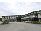 【外観】車で山道を10分登るとひらけた場所に当館がございます。
