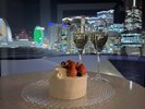 3号サイズのイチゴのショートケーキ&グラスシャンパン