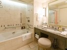�y���j�o�[�T�����[���i�o�X���[���j�z�V���v���ŋ@�\�I�ȃf�U�C�������͂̃o�X���[���ł��B
