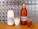 こだわりの濃厚牛乳と北海道産トマトジュース