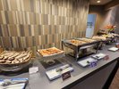 朝食 和洋バイキングコーナー 干物は席のごとくで温めてお召し上がりください