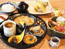 リニューアル「三景さんけい御膳」旬を取り入れた量控えめのお料理です。
