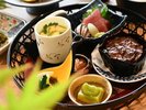 【夏の三景御膳】旬の味覚を丁寧に調理した彩り鮮やかなお任せ御膳。