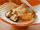 【夏のガストロノミー極み】お料理一例。殻付きホタテや夏野菜はバター焼きでお召し上がりください。