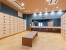 【大浴場】脱衣所は鍵付きロッカーをご利用いただけます。
