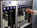 「Jバー」お客様ご自身でお好きな一杯をお選びいただけるディスペンサーもお楽しみいただけます。