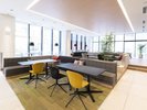 1階レストラン「カフェ コントレイル」ソファー席