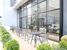 1Fレストラン 「カフェ コントレイル」テラス席