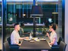 開放感のある店内でのディナー